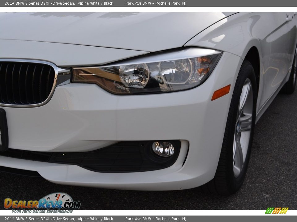 2014 BMW 3 Series 320i xDrive Sedan Alpine White / Black Photo #31