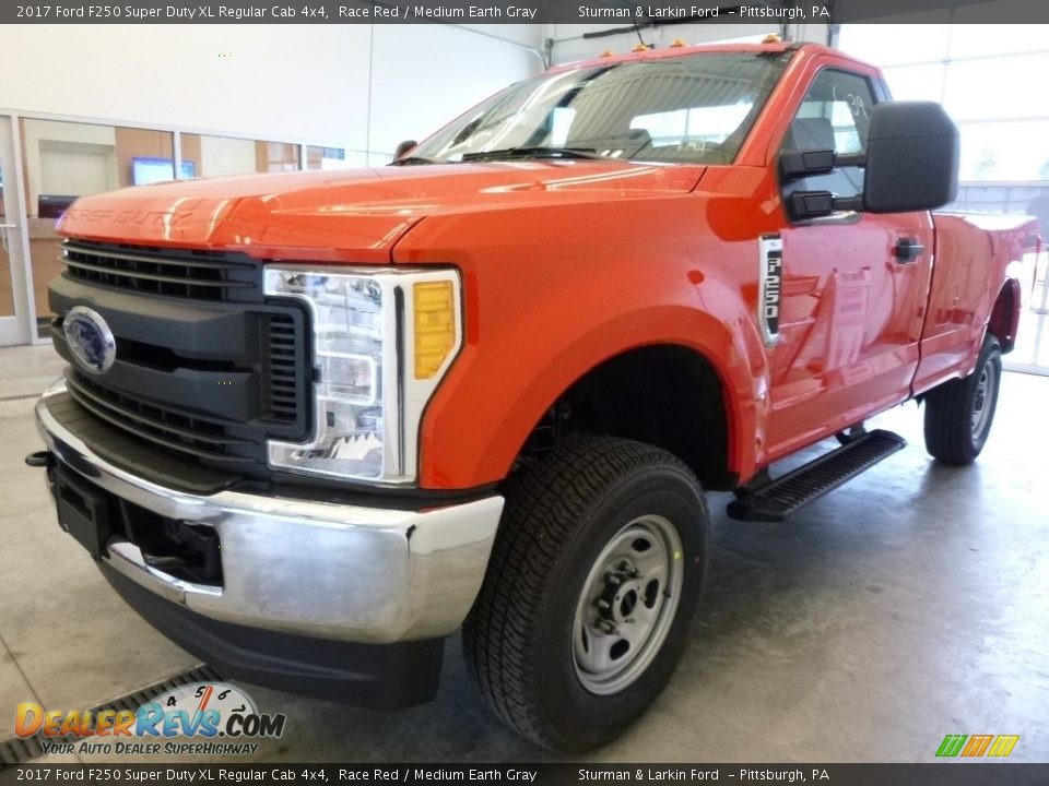 Front 3/4 View of 2017 Ford F250 Super Duty XL Regular Cab 4x4 Photo #5