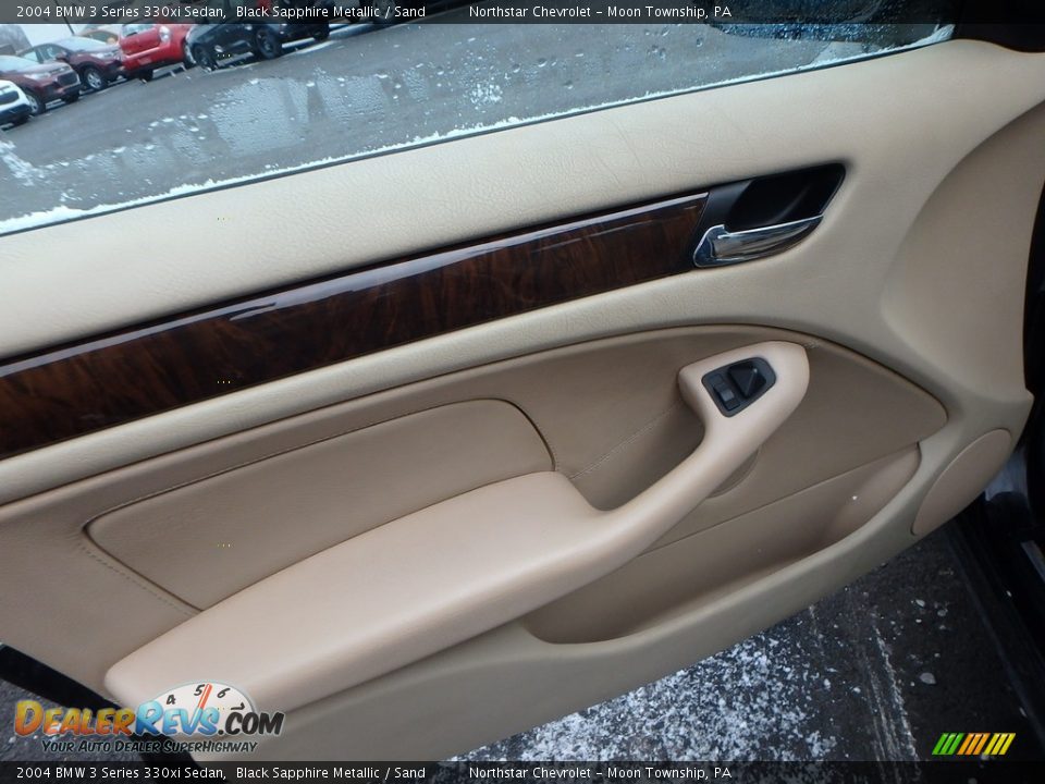 2004 BMW 3 Series 330xi Sedan Black Sapphire Metallic / Sand Photo #11