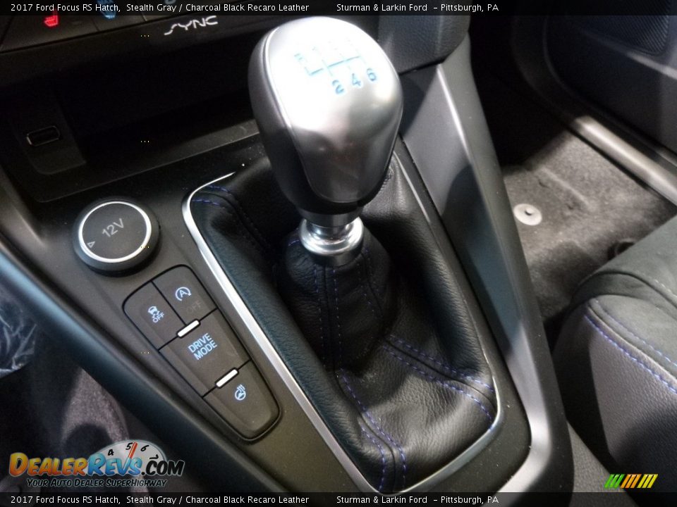 2017 Ford Focus RS Hatch Shifter Photo #16