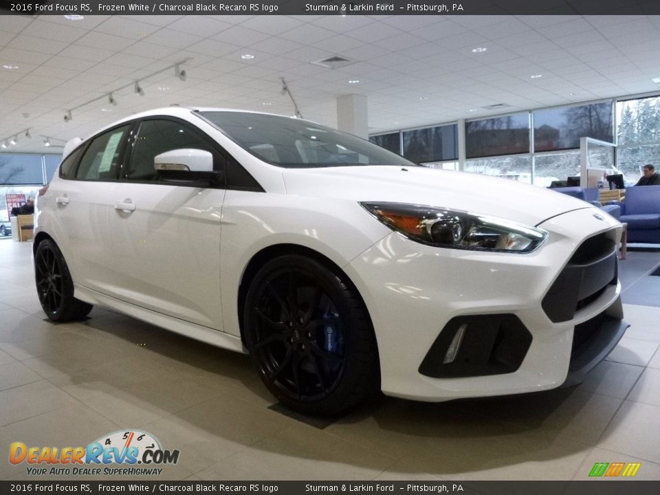 Front 3/4 View of 2016 Ford Focus RS Photo #1