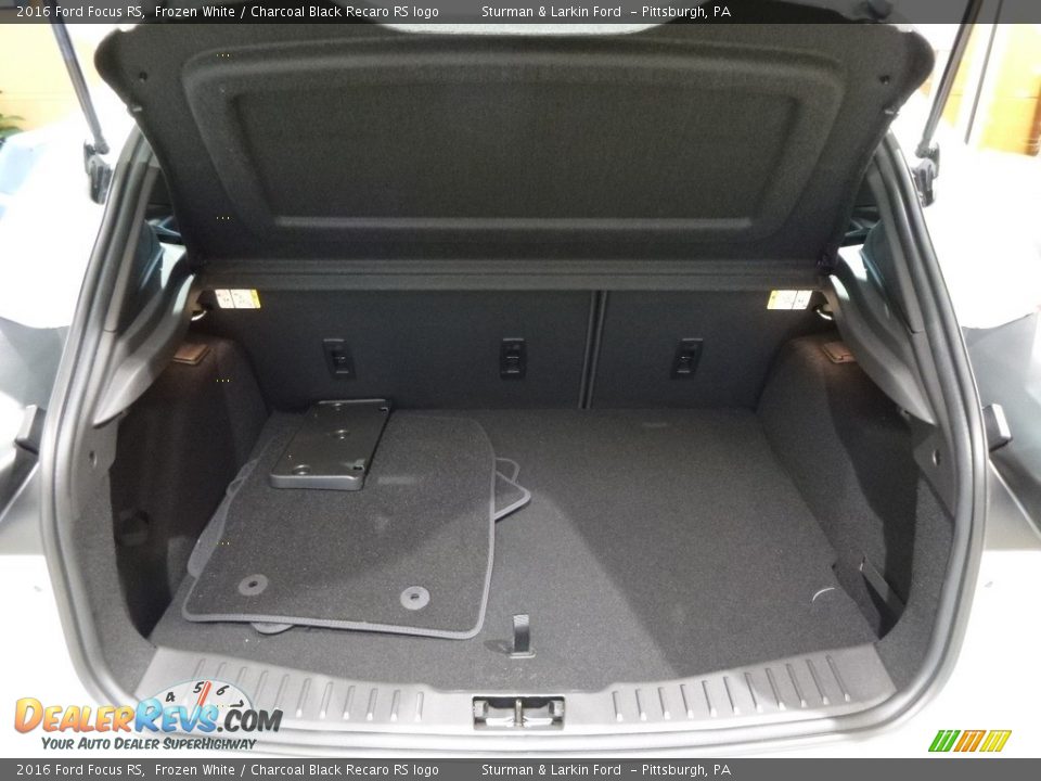 2016 Ford Focus RS Trunk Photo #3