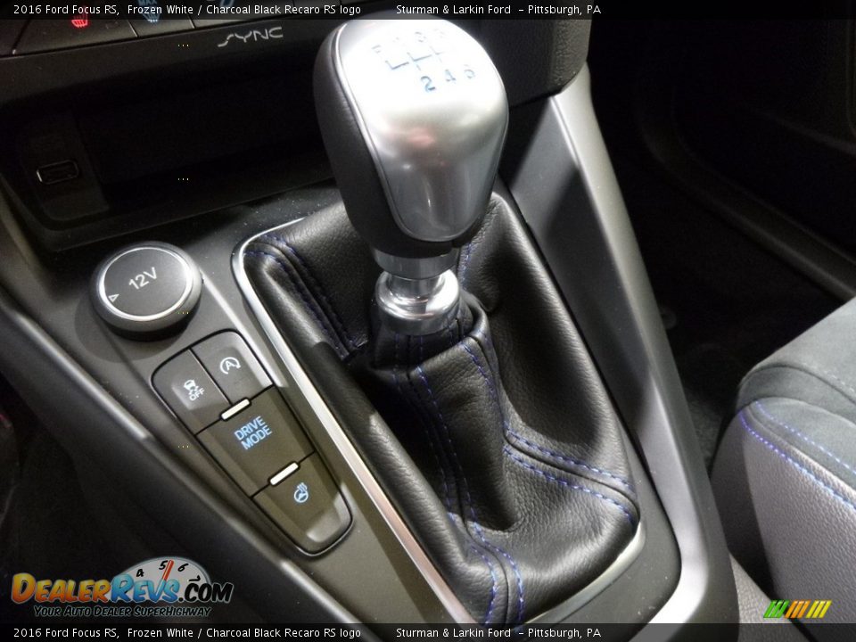 2016 Ford Focus RS Shifter Photo #16