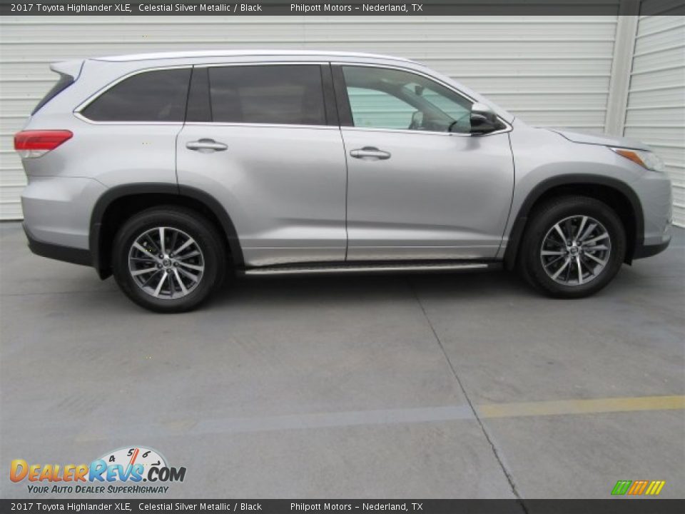 Celestial Silver Metallic 2017 Toyota Highlander XLE Photo #4