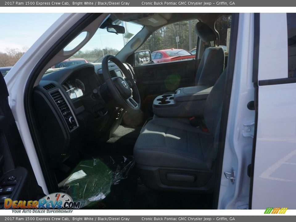 2017 Ram 1500 Express Crew Cab Bright White / Black/Diesel Gray Photo #8