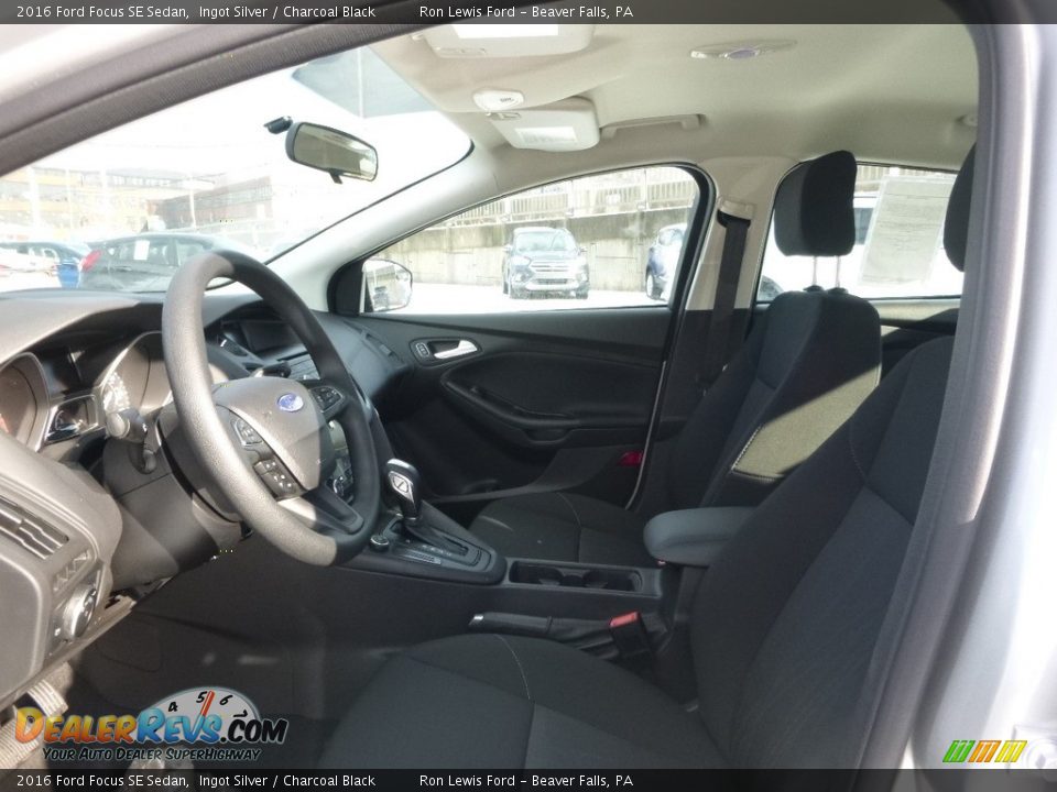 2016 Ford Focus SE Sedan Ingot Silver / Charcoal Black Photo #11