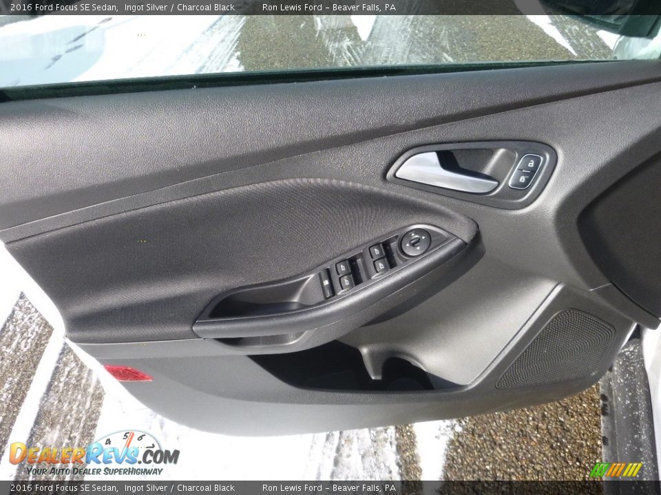 2016 Ford Focus SE Sedan Ingot Silver / Charcoal Black Photo #14