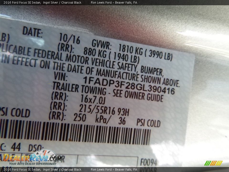 2016 Ford Focus SE Sedan Ingot Silver / Charcoal Black Photo #15