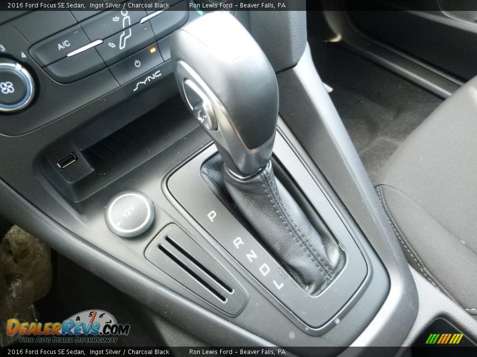2016 Ford Focus SE Sedan Ingot Silver / Charcoal Black Photo #18