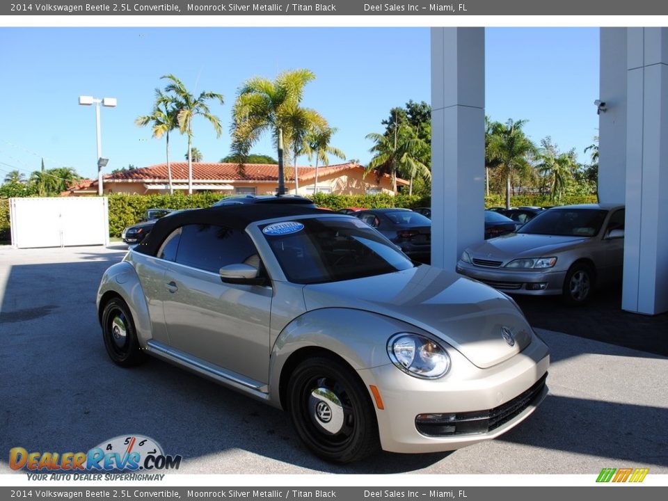 2014 Volkswagen Beetle 2.5L Convertible Moonrock Silver Metallic / Titan Black Photo #1