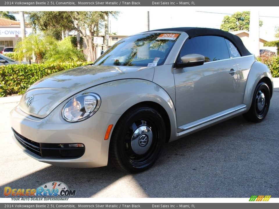 2014 Volkswagen Beetle 2.5L Convertible Moonrock Silver Metallic / Titan Black Photo #5