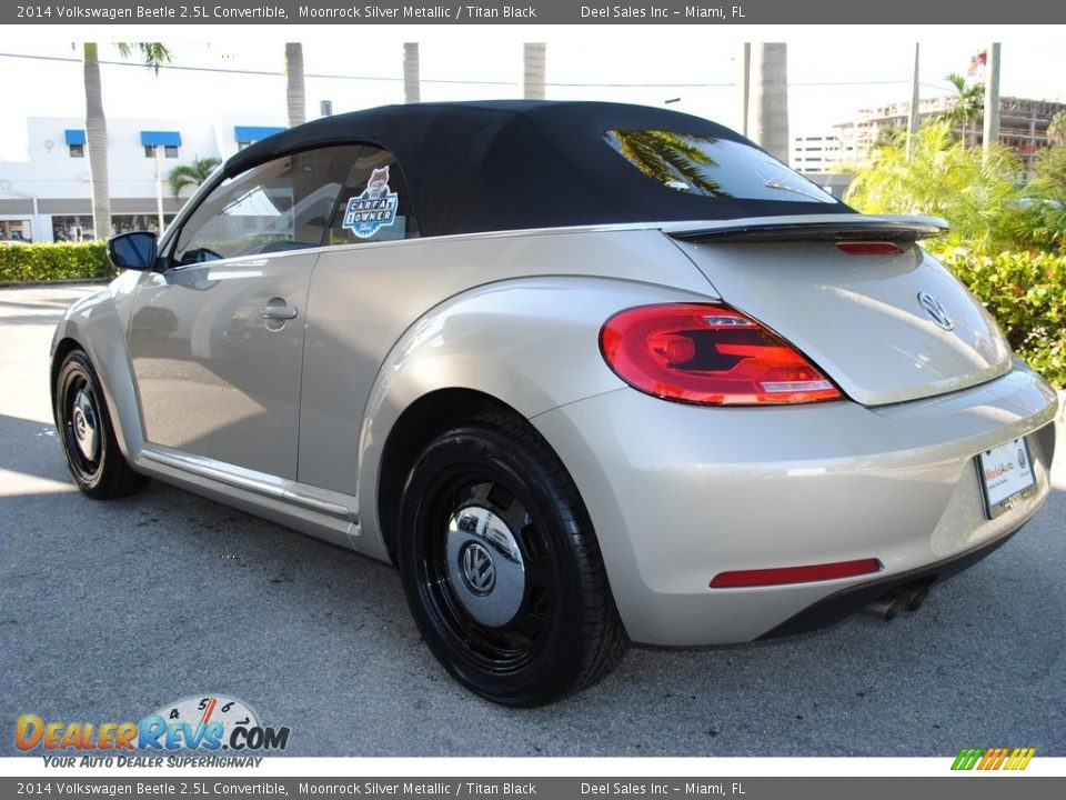 2014 Volkswagen Beetle 2.5L Convertible Moonrock Silver Metallic / Titan Black Photo #7