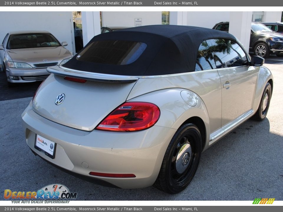 2014 Volkswagen Beetle 2.5L Convertible Moonrock Silver Metallic / Titan Black Photo #9