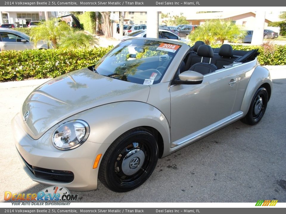 2014 Volkswagen Beetle 2.5L Convertible Moonrock Silver Metallic / Titan Black Photo #11