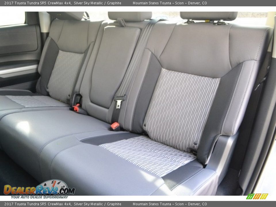 2017 Toyota Tundra SR5 CrewMax 4x4 Silver Sky Metallic / Graphite Photo #7