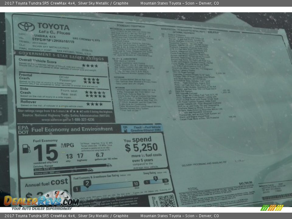 2017 Toyota Tundra SR5 CrewMax 4x4 Silver Sky Metallic / Graphite Photo #10