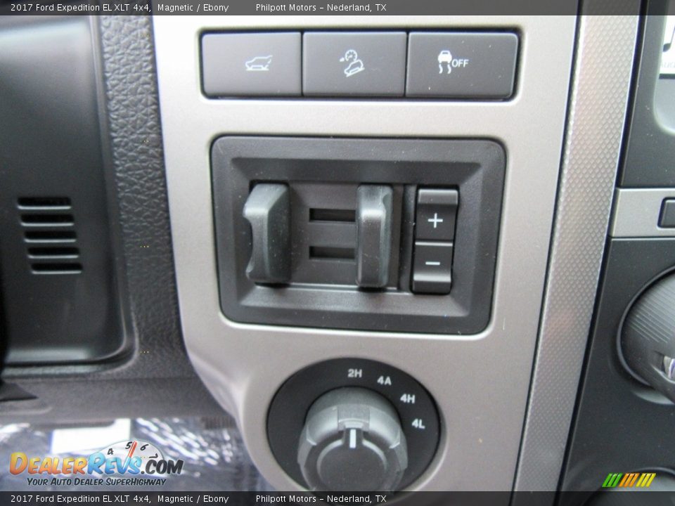 Controls of 2017 Ford Expedition EL XLT 4x4 Photo #33