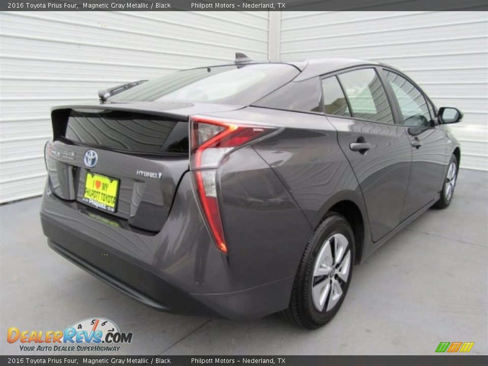 2016 Toyota Prius Four Magnetic Gray Metallic / Black Photo #7