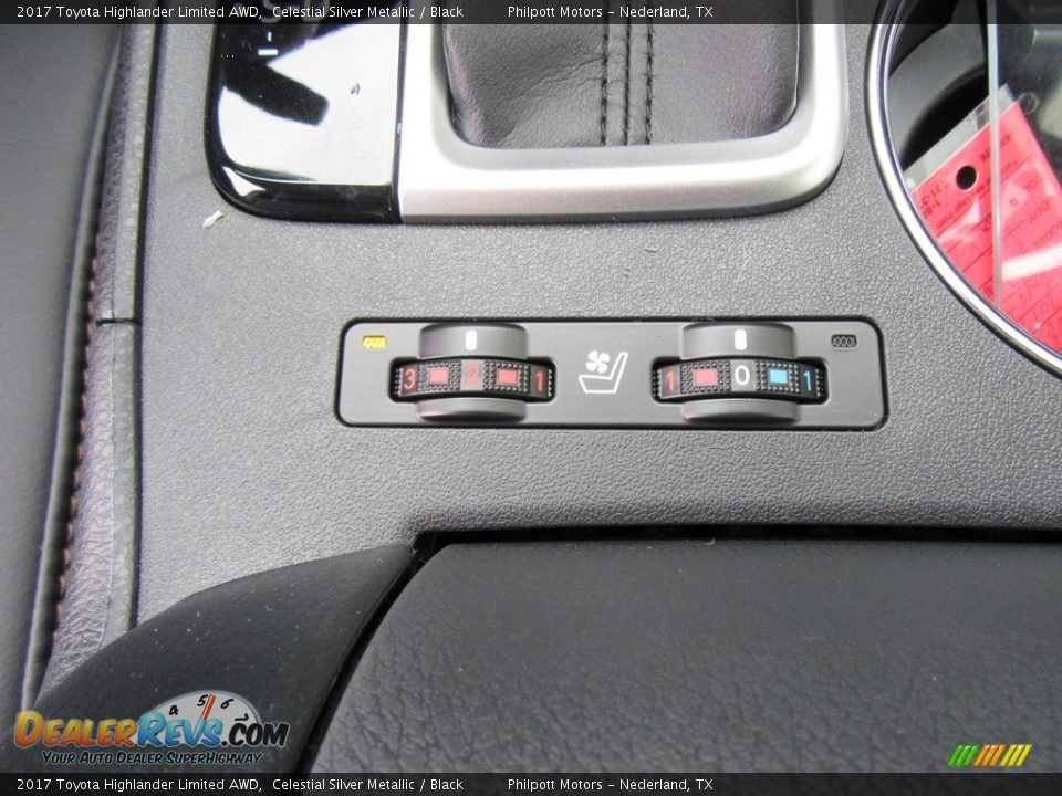 Controls of 2017 Toyota Highlander Limited AWD Photo #30