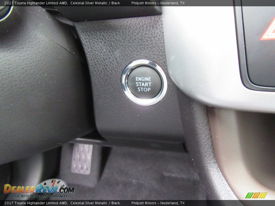Controls of 2017 Toyota Highlander Limited AWD Photo #31