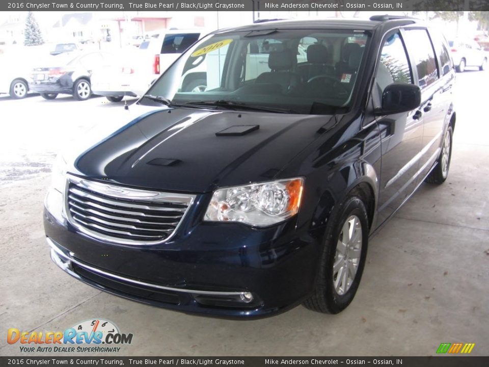 2016 Chrysler Town & Country Touring True Blue Pearl / Black/Light Graystone Photo #31