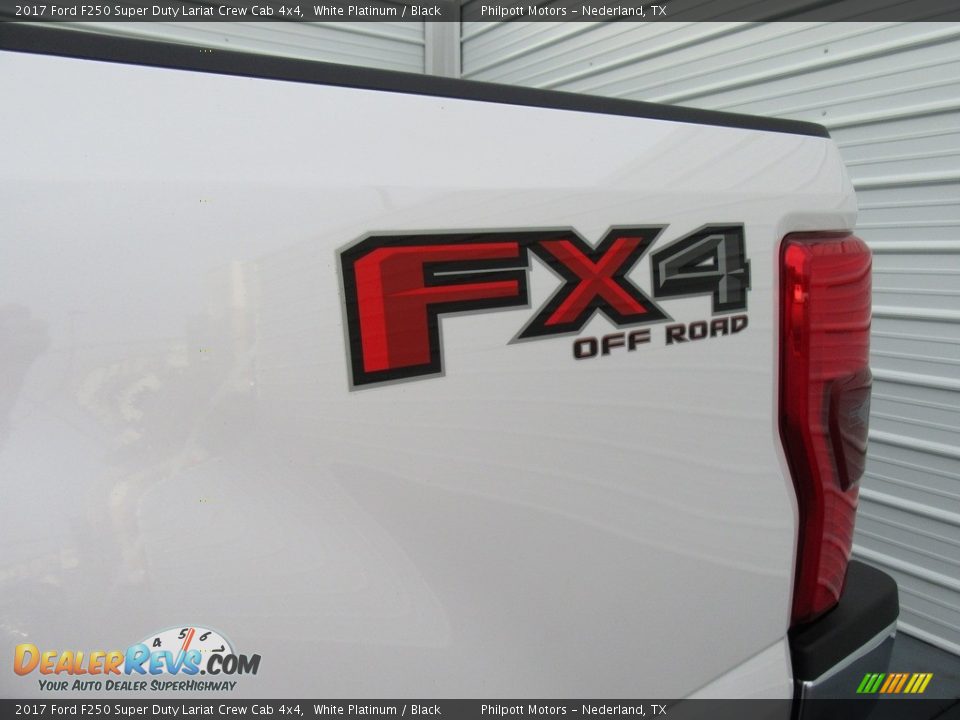 2017 Ford F250 Super Duty Lariat Crew Cab 4x4 White Platinum / Black Photo #17