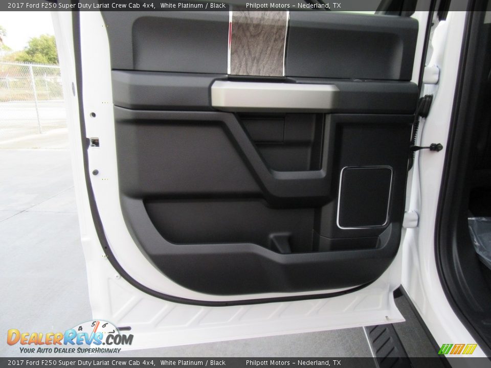 2017 Ford F250 Super Duty Lariat Crew Cab 4x4 White Platinum / Black Photo #19