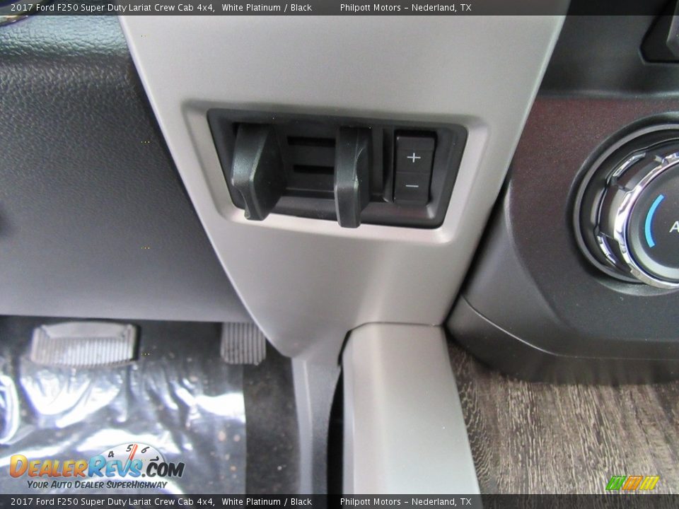 2017 Ford F250 Super Duty Lariat Crew Cab 4x4 White Platinum / Black Photo #32