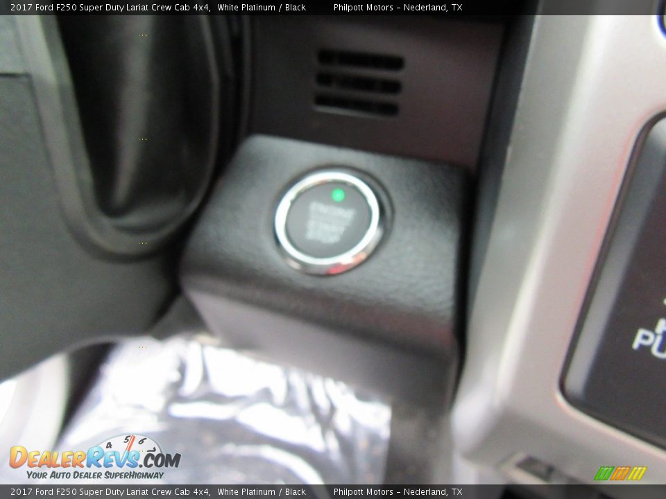 2017 Ford F250 Super Duty Lariat Crew Cab 4x4 White Platinum / Black Photo #33