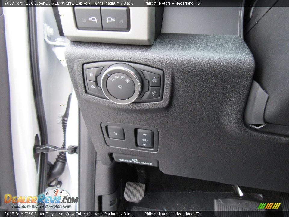 2017 Ford F250 Super Duty Lariat Crew Cab 4x4 White Platinum / Black Photo #36