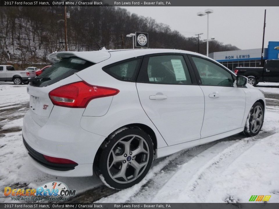 2017 Ford Focus ST Hatch Oxford White / Charcoal Black Photo #2
