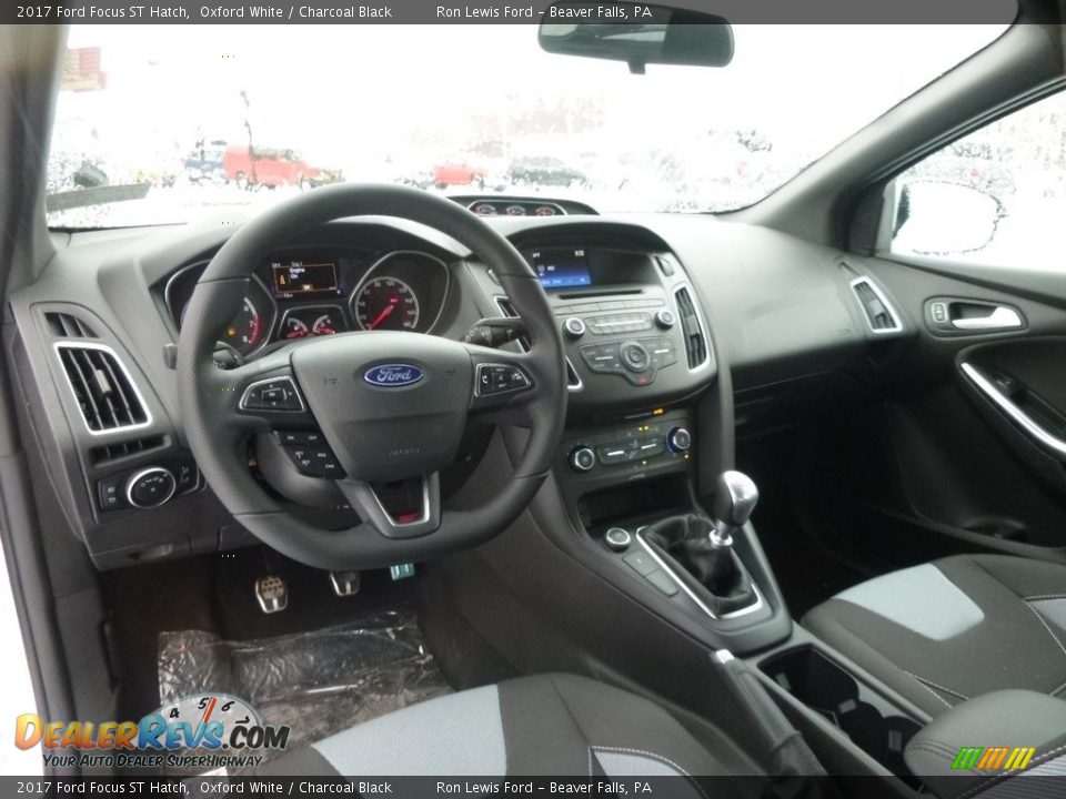 Charcoal Black Interior - 2017 Ford Focus ST Hatch Photo #13