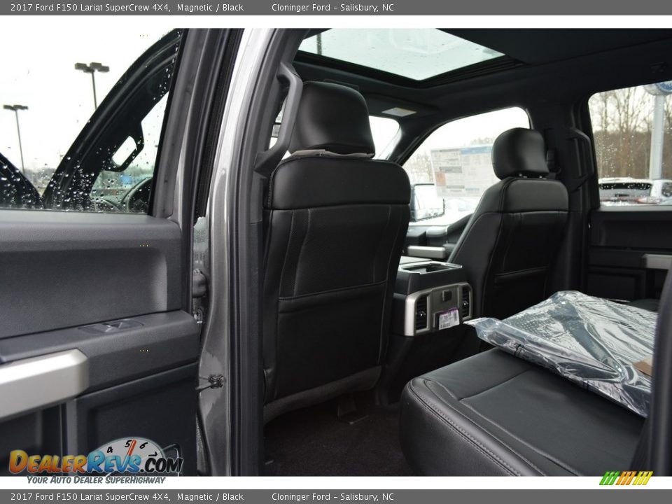 2017 Ford F150 Lariat SuperCrew 4X4 Magnetic / Black Photo #11
