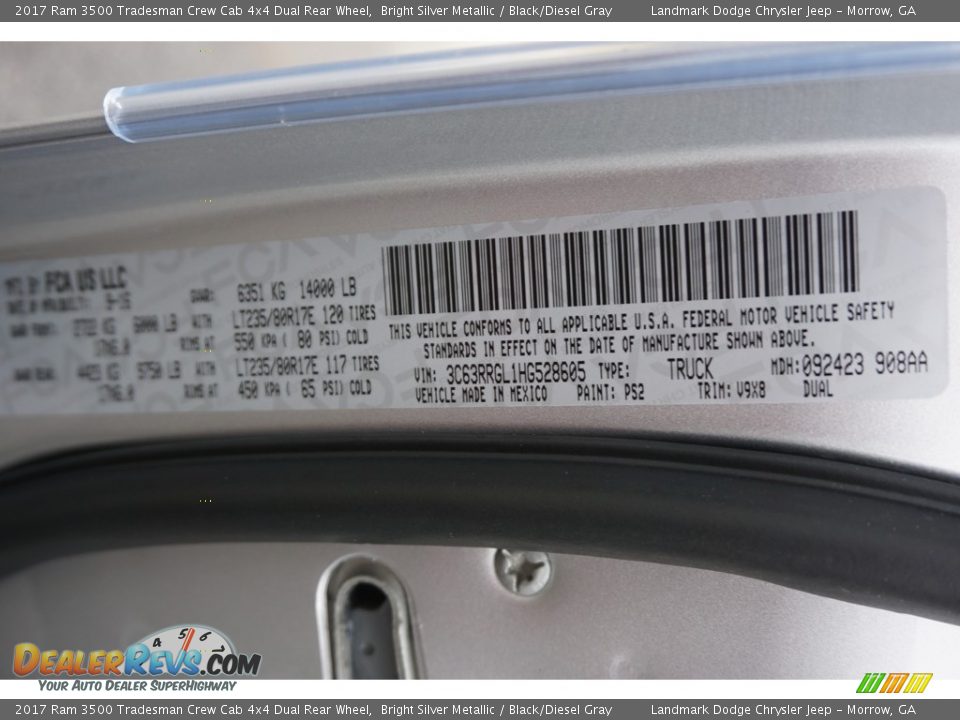 2017 Ram 3500 Tradesman Crew Cab 4x4 Dual Rear Wheel Bright Silver Metallic / Black/Diesel Gray Photo #10