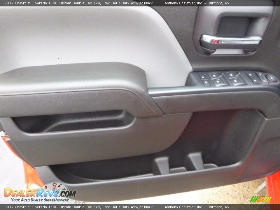 2017 Chevrolet Silverado 1500 Custom Double Cab 4x4 Red Hot / Dark Ash/Jet Black Photo #12