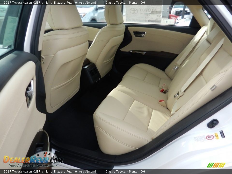 Rear Seat of 2017 Toyota Avalon XLE Premium Photo #5
