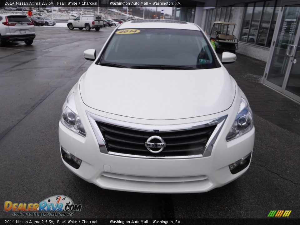 2014 Nissan Altima 2.5 SV Pearl White / Charcoal Photo #5
