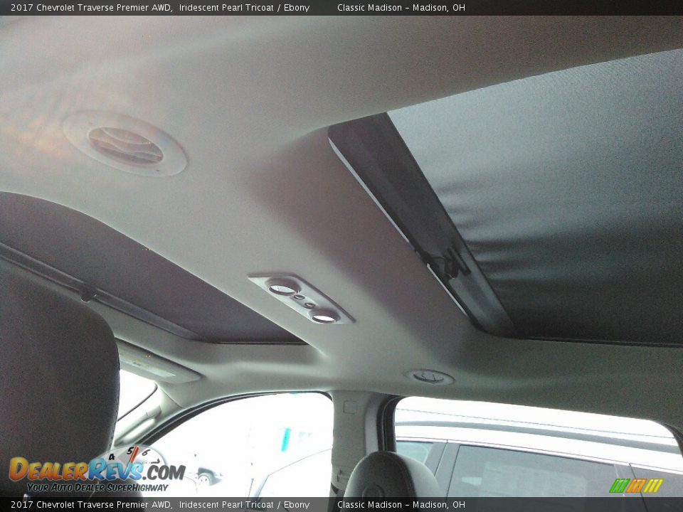 2017 Chevrolet Traverse Premier AWD Iridescent Pearl Tricoat / Ebony Photo #11
