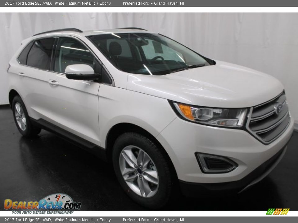 Front 3/4 View of 2017 Ford Edge SEL AWD Photo #4