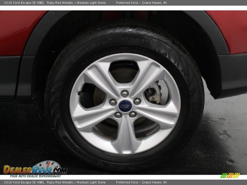 2016 Ford Escape SE 4WD Ruby Red Metallic / Medium Light Stone Photo #32
