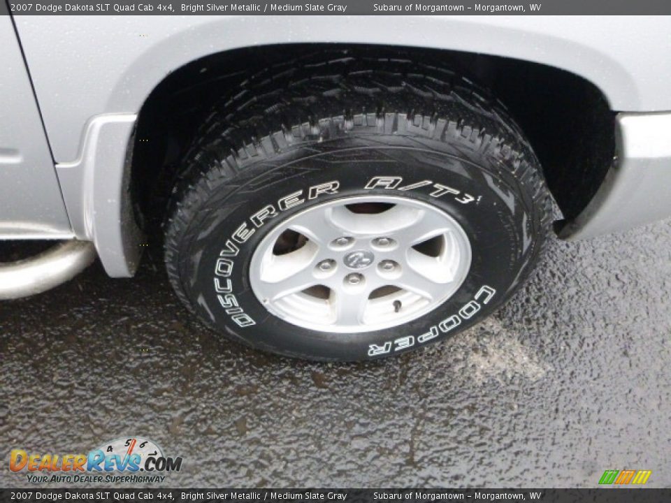 2007 Dodge Dakota SLT Quad Cab 4x4 Bright Silver Metallic / Medium Slate Gray Photo #2