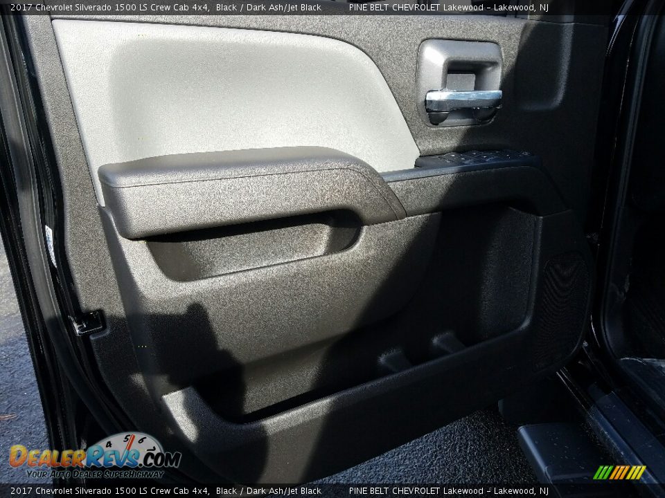 2017 Chevrolet Silverado 1500 LS Crew Cab 4x4 Black / Dark Ash/Jet Black Photo #6