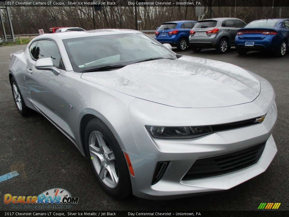 Front 3/4 View of 2017 Chevrolet Camaro LT Coupe Photo #8