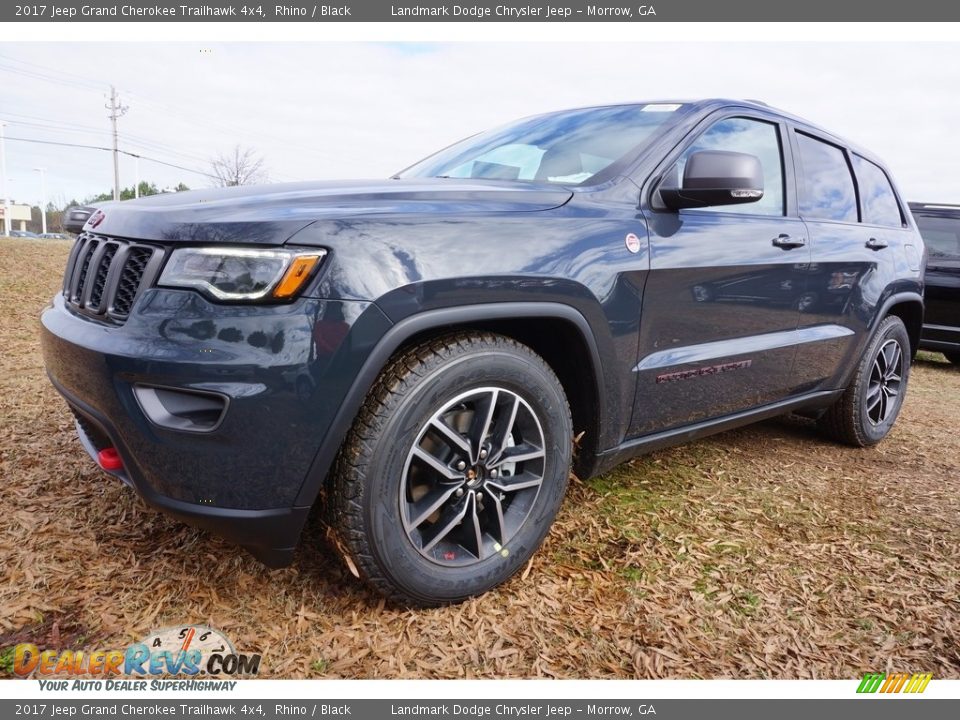Front 3/4 View of 2017 Jeep Grand Cherokee Trailhawk 4x4 Photo #1
