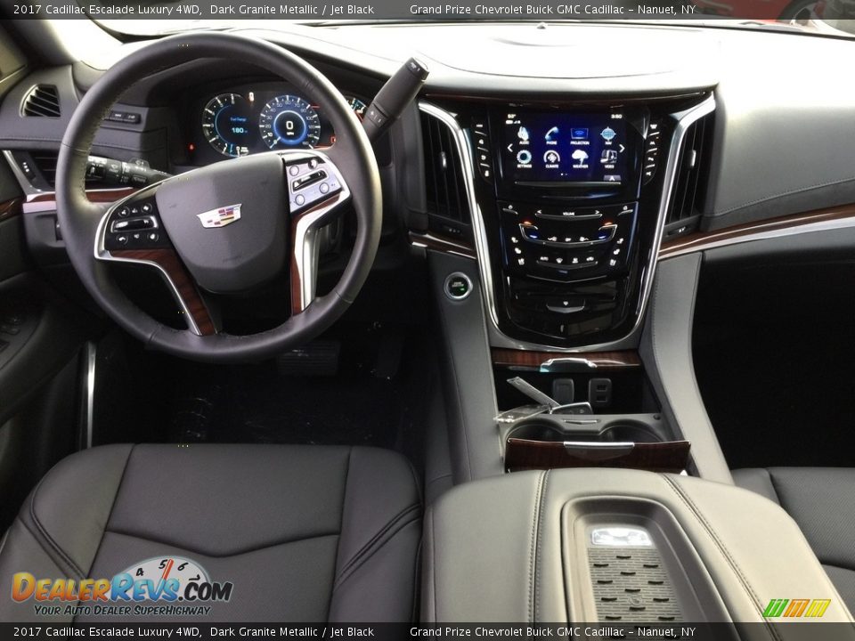 Dashboard of 2017 Cadillac Escalade Luxury 4WD Photo #8