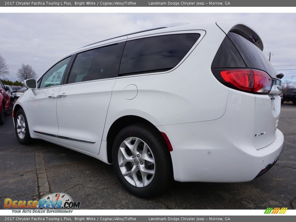 2017 Chrysler Pacifica Touring L Plus Bright White / Cognac/Alloy/Toffee Photo #2