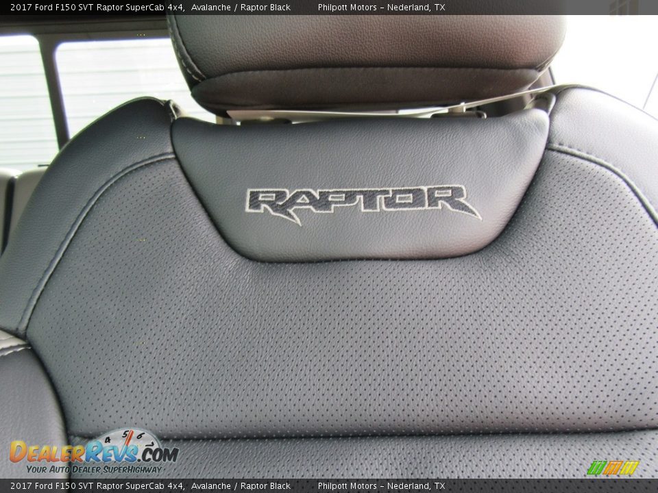 Front Seat of 2017 Ford F150 SVT Raptor SuperCab 4x4 Photo #24