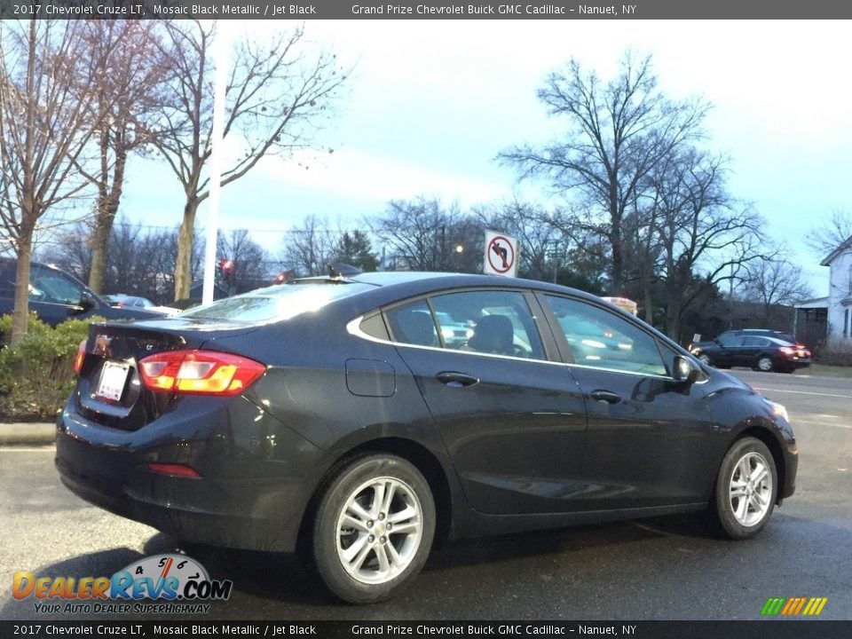 2017 Chevrolet Cruze LT Mosaic Black Metallic / Jet Black Photo #4