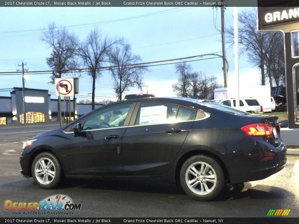 2017 Chevrolet Cruze LT Mosaic Black Metallic / Jet Black Photo #6