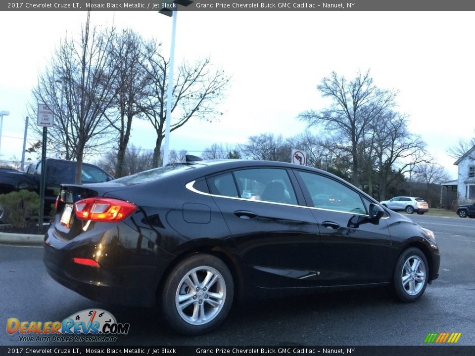 2017 Chevrolet Cruze LT Mosaic Black Metallic / Jet Black Photo #4